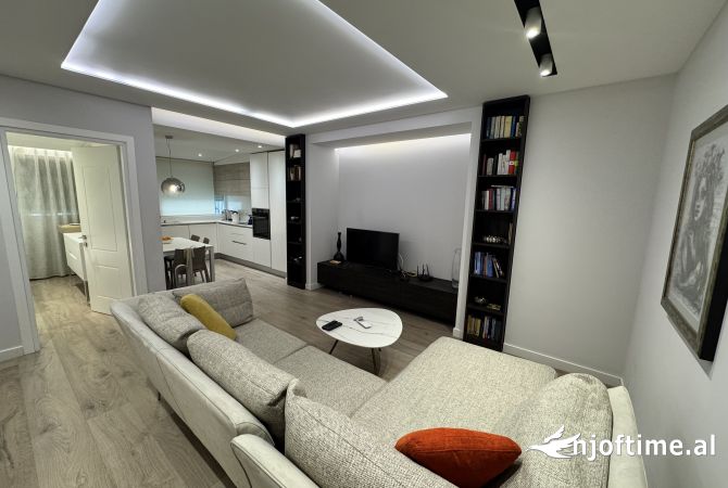 Shtepi me qera 2+1 ne Tirane - 1,250 Euro