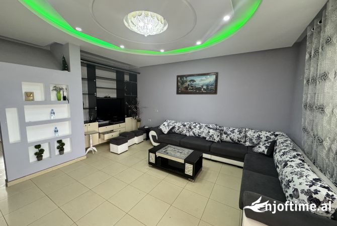 Shtepi me qera 4+1 ne Tirane - 1,700 Euro