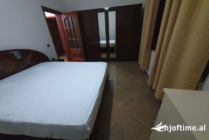 Shtepi me qera Apartament ne Tirane, 2+1, Mobilimi E mobiluar, Pagesa 580  Euro.