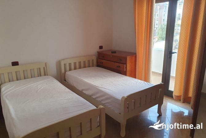 Shtepi me qera Apartament ne Tirane, 2+1, Mobilimi E mobiluar, Pagesa 580  Euro.