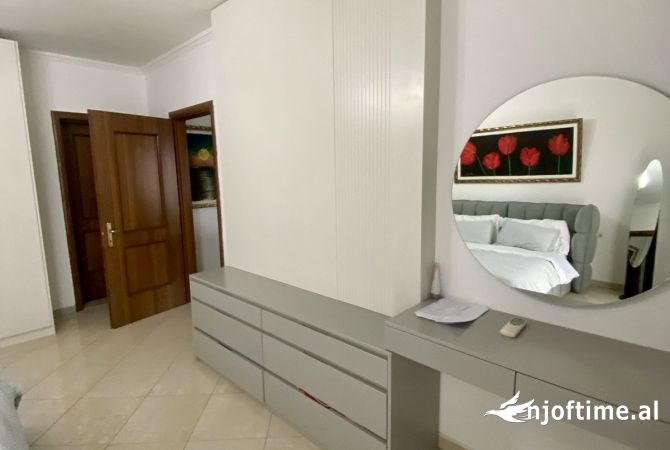Shtepi me qera Apartament ne Tirane, 1+1, Mobilimi E mobiluar, Pagesa 900  Euro.