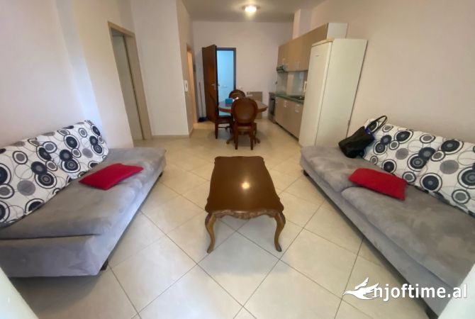 Shtepi me qera 1+1 ne Tirane - 450 Euro