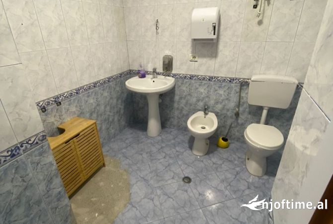 Ambient per zyra ne Bllok, 2+1+2, 135 m2 Rr. Ismail Qemali‼️