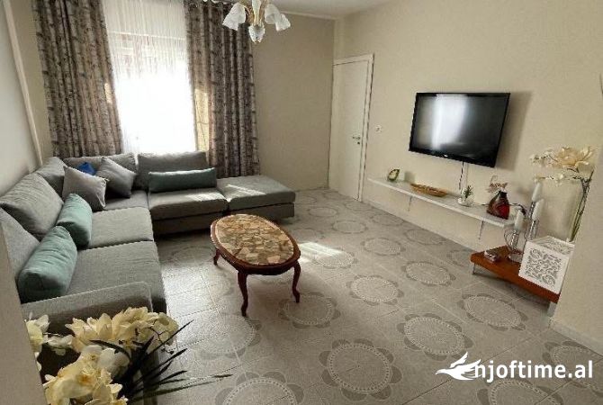 Shtepi me qera 2+1 ne Tirane - 870 Euro