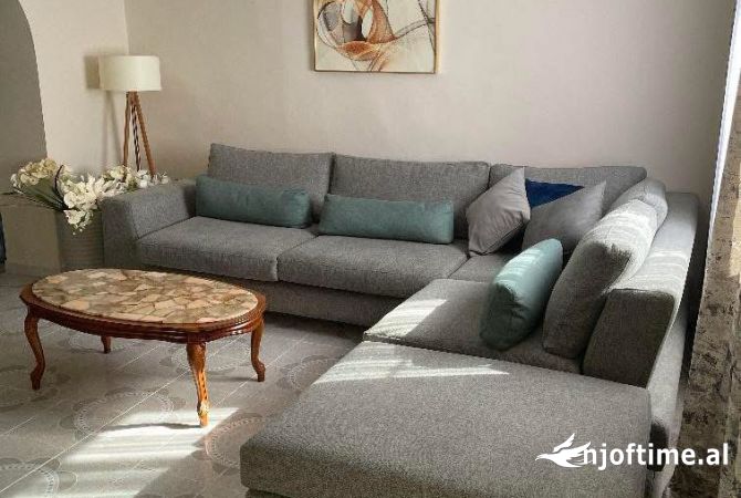 Shtepi me qera 2+1 ne Tirane - 870 Euro