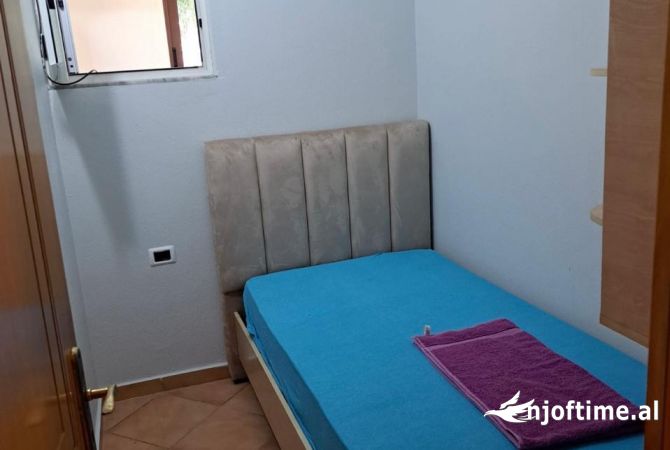 Shtepi me qera Apartament ne Tirane, 2+1, Mobilimi E mobiluar, Pagesa 450  Euro.
