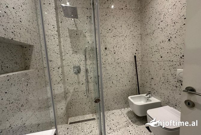 Shtepi me qera Apartament ne Tirane, 1+1, Mobilimi E mobiluar, Pagesa 750  Euro.