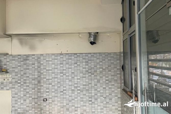 Ambient biznesi me qera 1+1 ne Tirane - 500 Euro