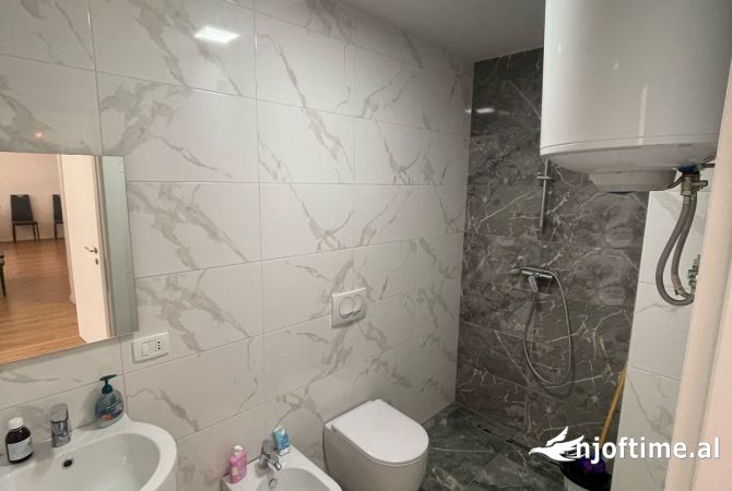 Shtepi me qera Apartament ne Tirane, 2+1, Mobilimi E mobiluar, Pagesa 600  Euro.