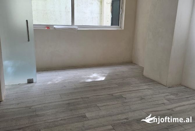 Ambient biznesi me qera 3+1 ne Tirane - 600 Euro