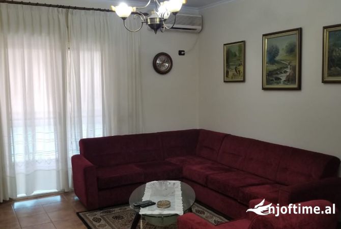Shtepi me qera 2+1 ne Tirane - 550 Euro