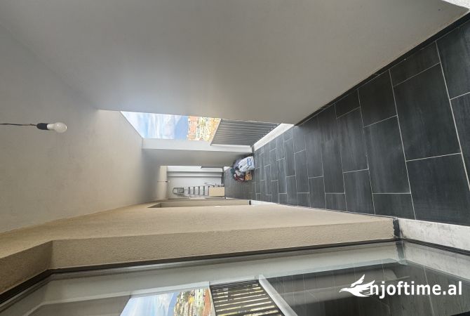 Shtepi me qera Apartament ne Tirane, 1+1, Mobilimi E mobiluar, Pagesa 400  Euro.