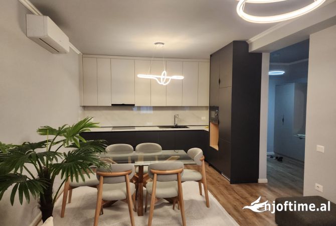 Shtepi me qera 2+1 ne Tirane - 1,500 Euro