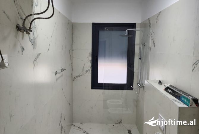 Shtepi me qera Apartament ne Tirane, 2+1, Mobilimi E mobiluar, Pagesa 1,500  Euro.