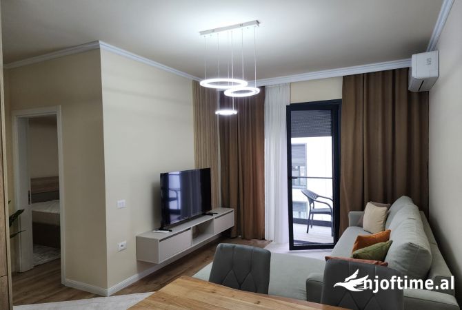 Shtepi me qera Apartament ne Tirane, 1+1, Mobilimi E mobiluar, Pagesa 1,000  Euro.