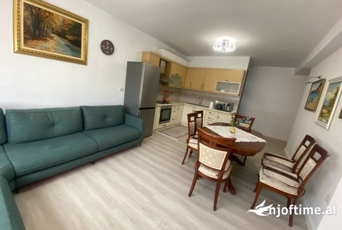 Shtepi me qera Apartament ne Tirane, 2+1, Mobilimi E mobiluar, Pagesa 650  Euro.