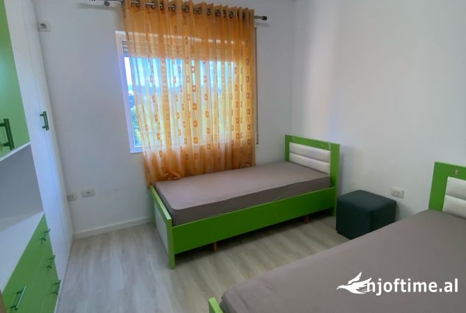 Shtepi me qera Apartament ne Tirane, 2+1, Mobilimi E mobiluar, Pagesa 650  Euro.