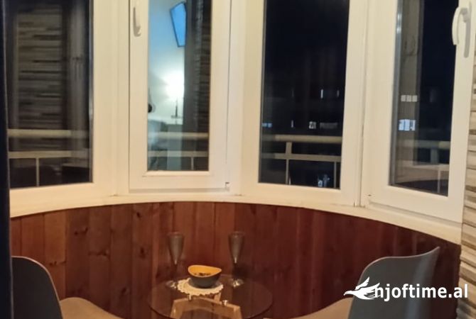 Shtepi me qera Apartament ne Tirane, 1+1, Mobilimi E mobiluar, Pagesa 620  Euro.