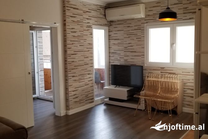 Shtepi me qera 1+1 ne Tirane - 620 Euro