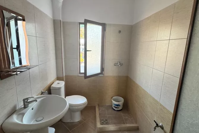 Shtepi ne shitje 1+1 ne Tirane - 67,000 Euro