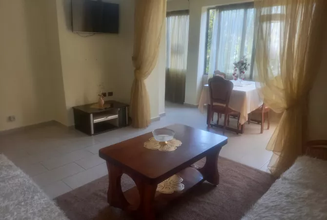 Shtepi me qera 2+1 ne Tirane - 550 Euro