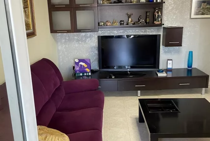 Shtepi me qera 1+1 ne Tirane - 62,000 Leke