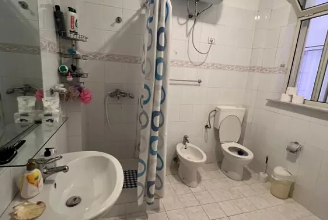 Shtepi me qera 3+1 ne Tirane - 700 Euro