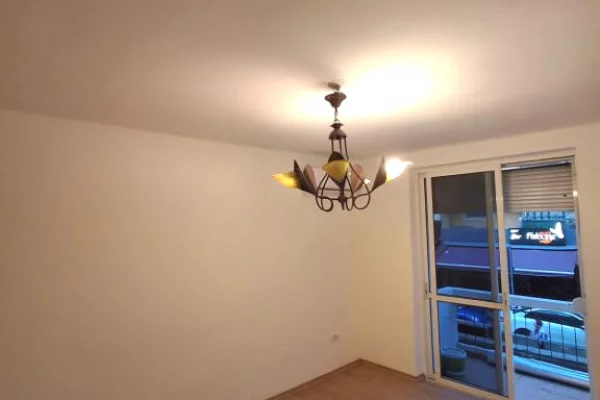 Business Property for Rent 3+1 in Tirana - 70,000 Leke