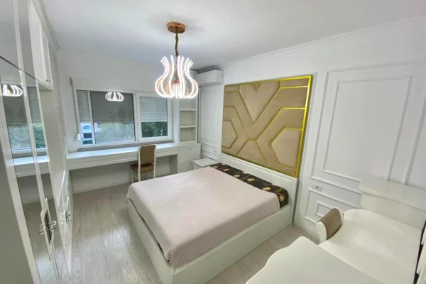 Shtepi me qera 3+1 ne Tirane - 1,700 Euro