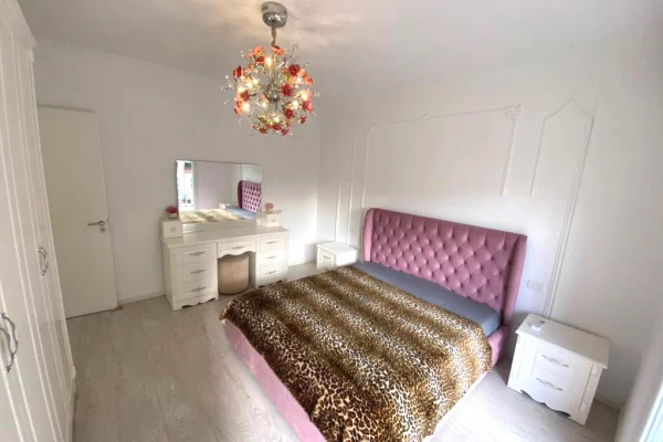 Shtepi me qera 3+1 ne Tirane - 1,700 Euro