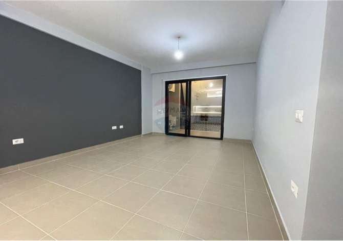 Ambient biznesi me qera 3+1 ne Tirane - 550 Euro