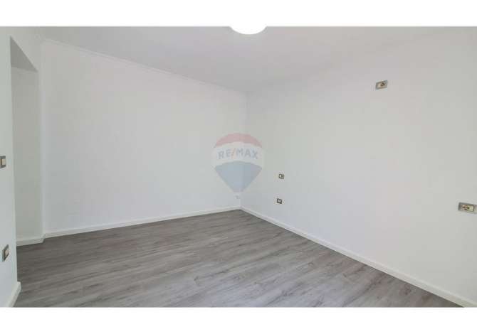 Ambient biznesi me qera 3+1 ne Tirane - 1,000 Euro