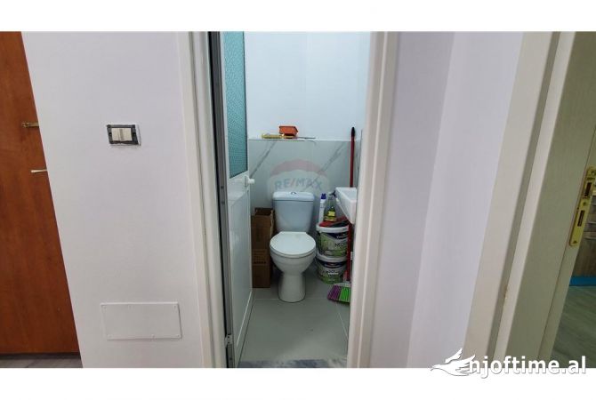 Jepet me qira zyra tek Ura e Tabakeve