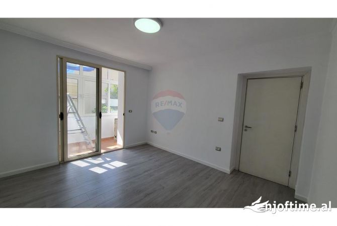 Jepet me qira zyra tek Ura e Tabakeve