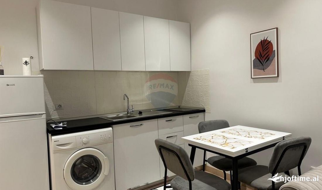 Shtepi me qera Apartament ne Tirane, 1+1, Mobilimi E mobiluar, Pagesa 650  Euro.