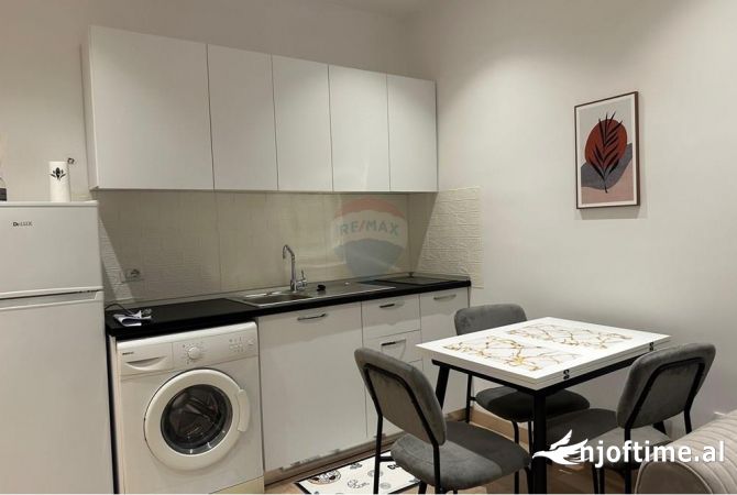 Jepet me qira apartament 1+1 ne Bllok 650