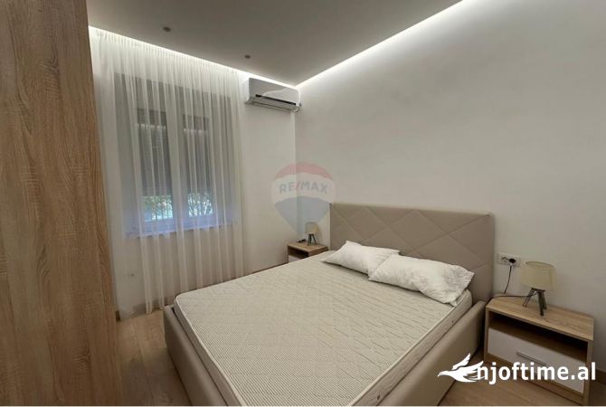 Shtepi me qera Apartament ne Tirane, 1+1, Mobilimi E mobiluar, Pagesa 650  Euro.