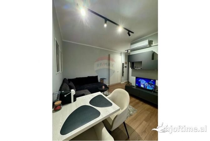 Shtepi me qera Apartament ne Tirane, 1+1, Mobilimi E mobiluar, Pagesa 550  Euro.