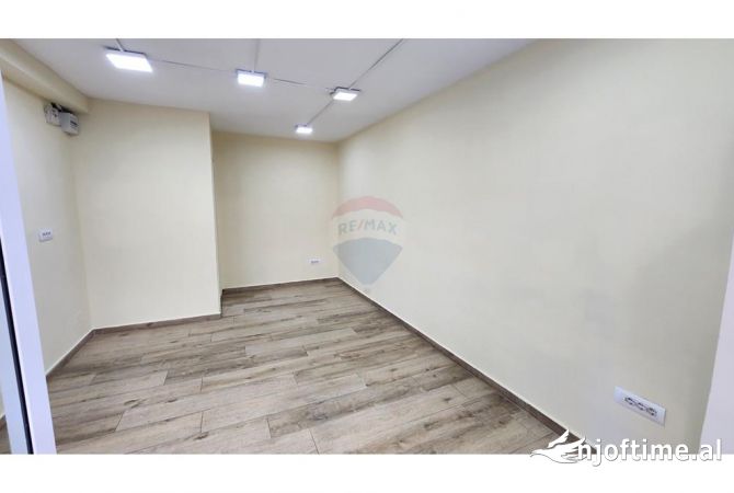 Jepet me qira ambjent biznesi - Qender, Rr Kavajes