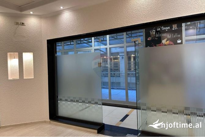 Ambient biznesi me qera 3+1 ne Tirane - 950 Euro