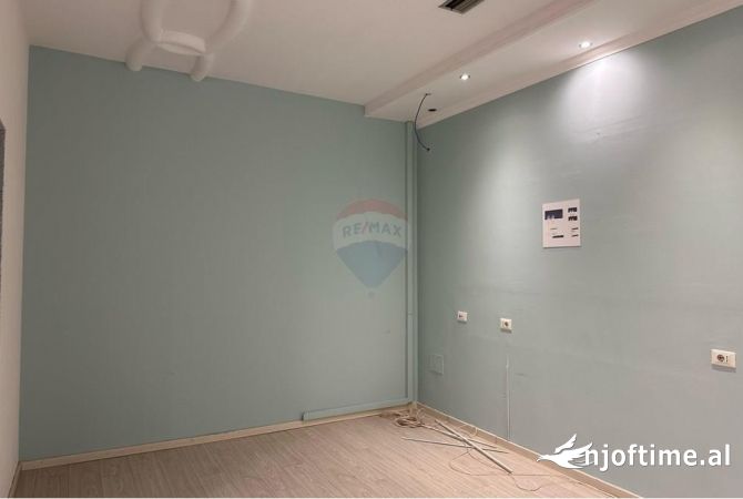 Ambient biznesi me qera 3+1 ne Tirane - 950 Euro