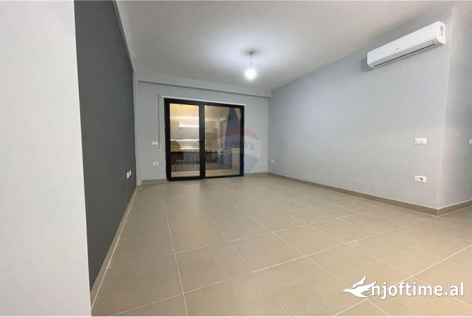 Ambient biznesi me qera 3+1 ne Tirane - 550 Euro