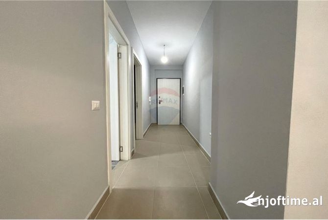 Ambient biznesi me qera 3+1 ne Tirane - 550 Euro