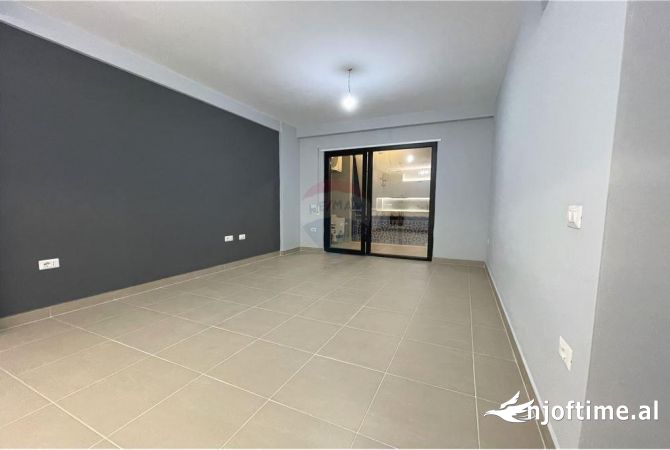 Jepet me qira ambient per zyra prane Mondialit