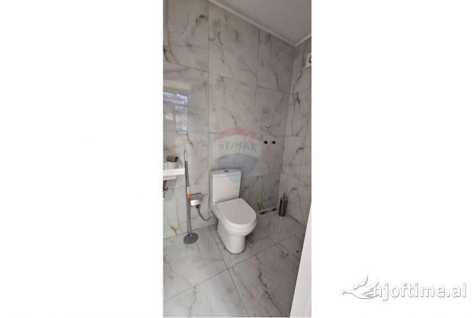Ambient biznesi me qera 3+1 ne Tirane - 600 Euro