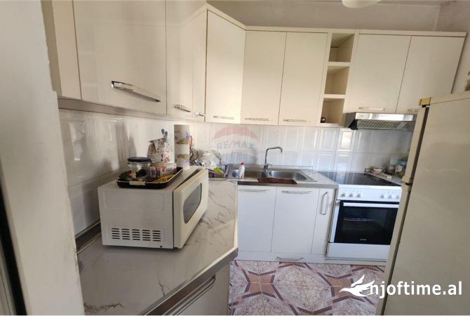 Shtepi ne shitje Apartament ne Tirane, 2+1, Mobilimi E mobiluar, Pagesa 115,000  Euro.