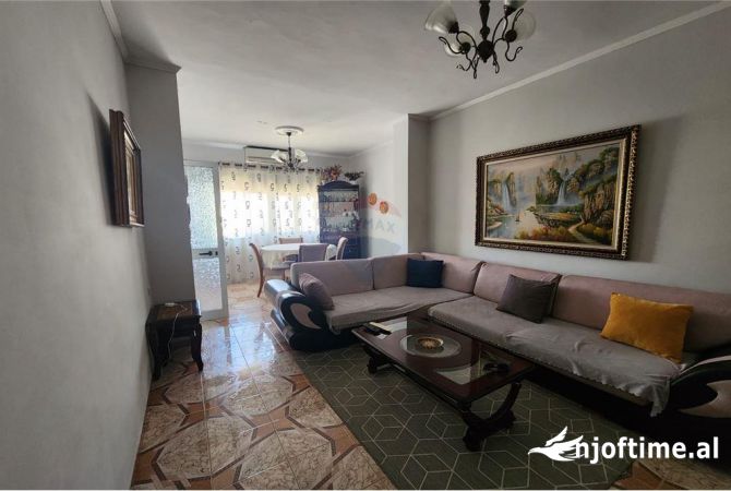 Shtepi ne shitje Apartament ne Tirane, 2+1, Mobilimi E mobiluar, Pagesa 115,000  Euro.
