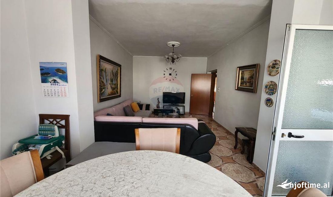 Shtepi ne shitje Apartament ne Tirane, 2+1, Mobilimi E mobiluar, Pagesa 115,000  Euro.