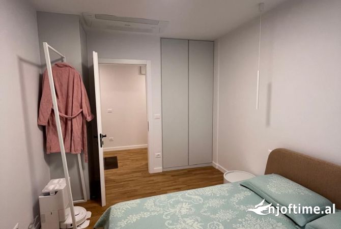 Shtepi me qera 2+1 ne Tirane - 2,300 Euro