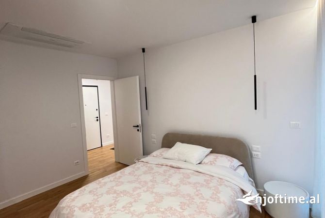 Shtepi me qera 2+1 ne Tirane - 2,300 Euro